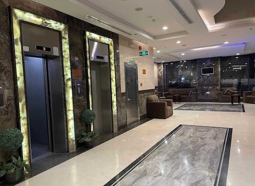 Manarat Al Aziziyah Hotel