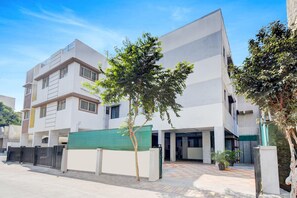 Exterior - Hotel Western Avenue Pune Formerly Happy (Paud)