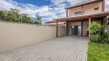 Basic Villa | Exterior