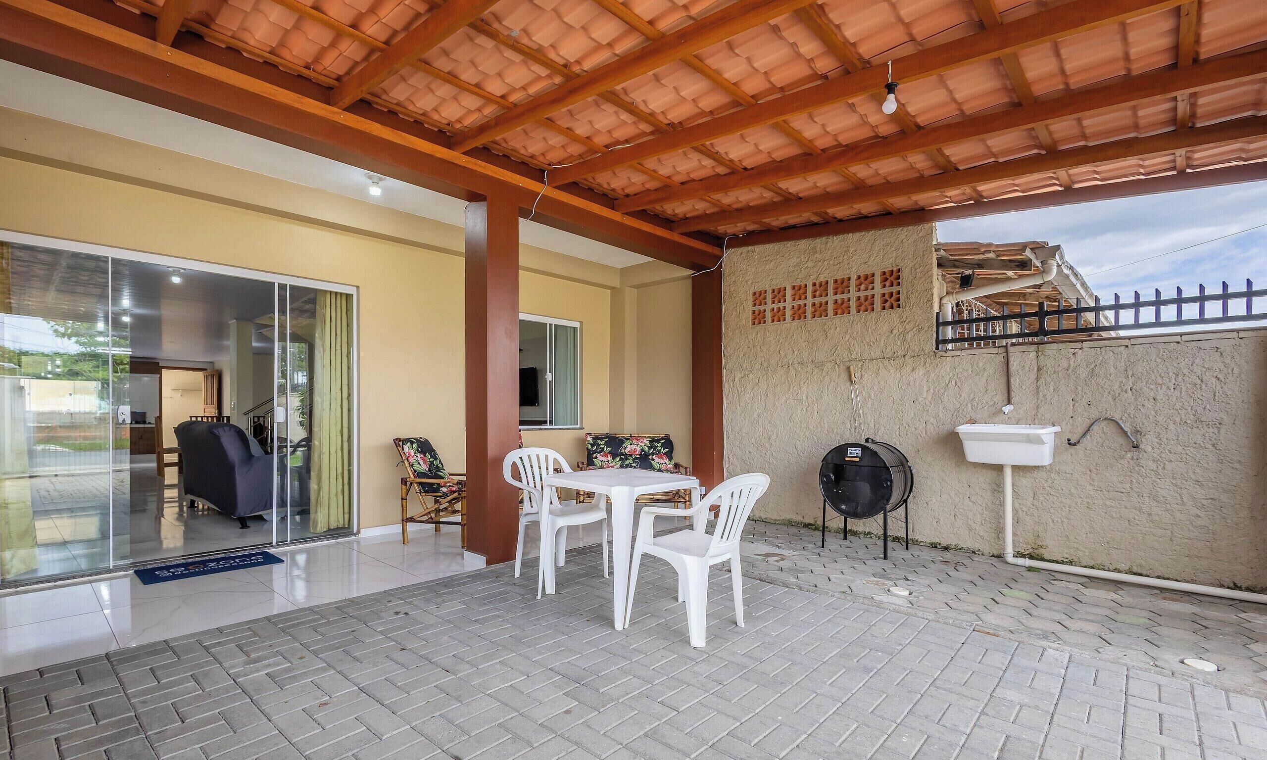 Basic Villa | Outdoor dining