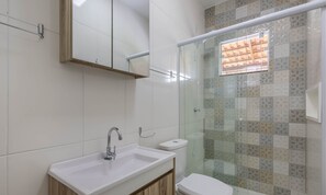 Basic Villa | Bathroom - Casa 2Q c\/ churrasq. próx da praia JCA0001 (Penha)