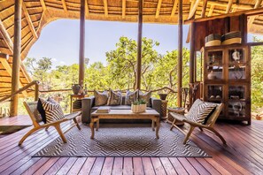Terrace/patio - Buffalo Ridge Safari Lodge (Madikwe Game Reserve)