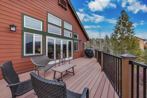 Terrace/patio - Lookout Point  Retreat for 6 (South Lake Tahoe)