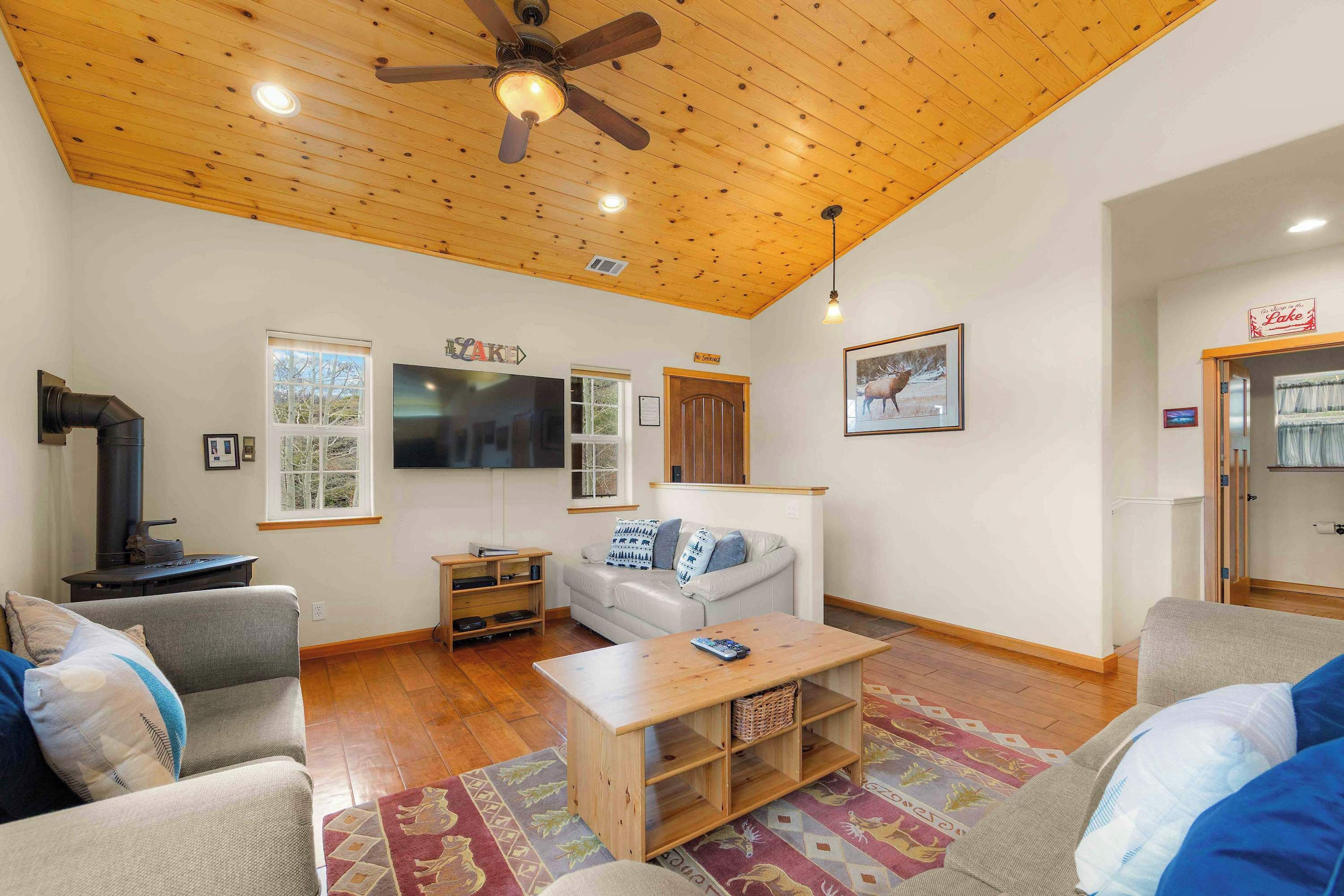 House, Multiple Beds, Balcony, Mountain View (Lookout Point) | Living area