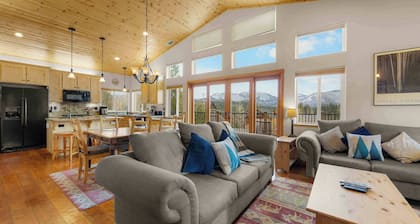 Lookout Point Retreat for 6