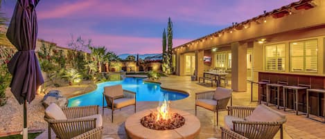 حمّام سباحة خارجي، حمّام سباحة مُدفَّأ