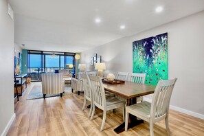Dining - Gulf and Bay Club - A704 (Siesta Key)
