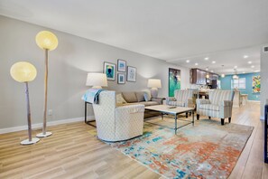 TV - Gulf and Bay Club - A704 (Siesta Key)