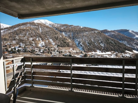 Enceinte de l’hébergement. Grand T2 plein sud avec terrasse – Au pied des pistes à La Foux d’Allos