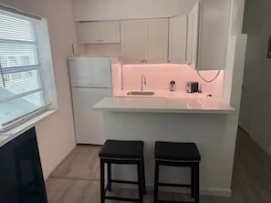 Private kitchen - Millionaire stay - steps to the beach -very comfortable and peaceful - Enjoy (Surfside)