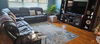 2026 World Cup New York City
Spacious 4 BR House
9 Miles from Met Life Stadium