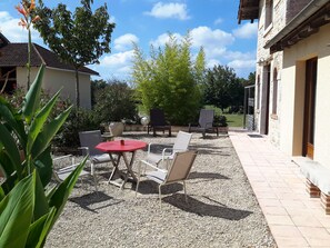 Habitación doble, patio, vista al patio | Terraza o patio