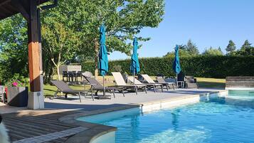 Piscine extérieure (ouverte en saison)