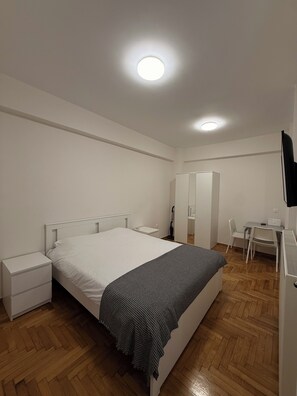Iron/ironing board, Internet, bed sheets - Core Stay Marousi Fully Renovated Studio (Marousi)