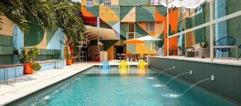 เมเดลลิน เดอะ บลูมมิ่ง โรงแรม  