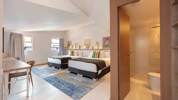 Standard Quadruple Room | In-room safe, desk, laptop workspace, free WiFi