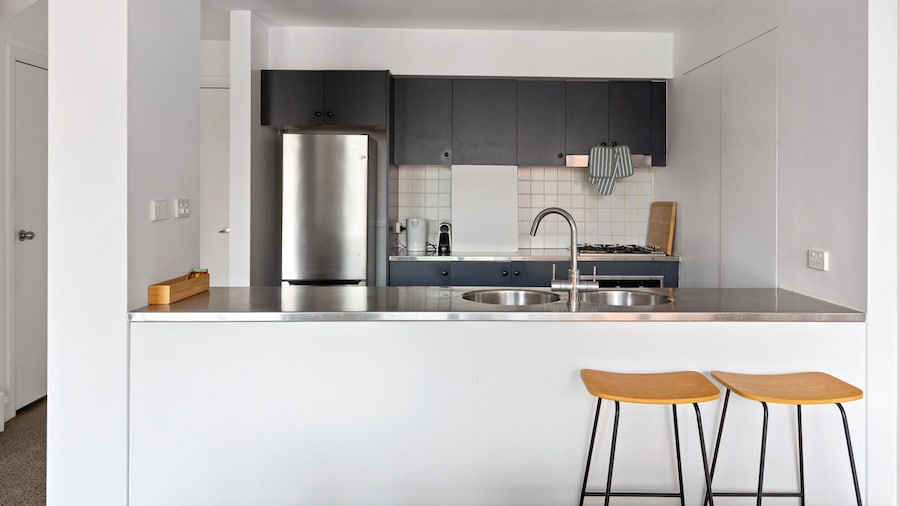 Bright Surry Hills Flat With Great Balcony & Views