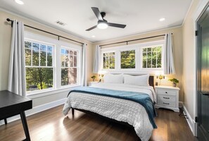 3 bedrooms, desk, iron/ironing board, free WiFi - Prime Beltline Location | 3 King Beds | Playground (Atlanta)
