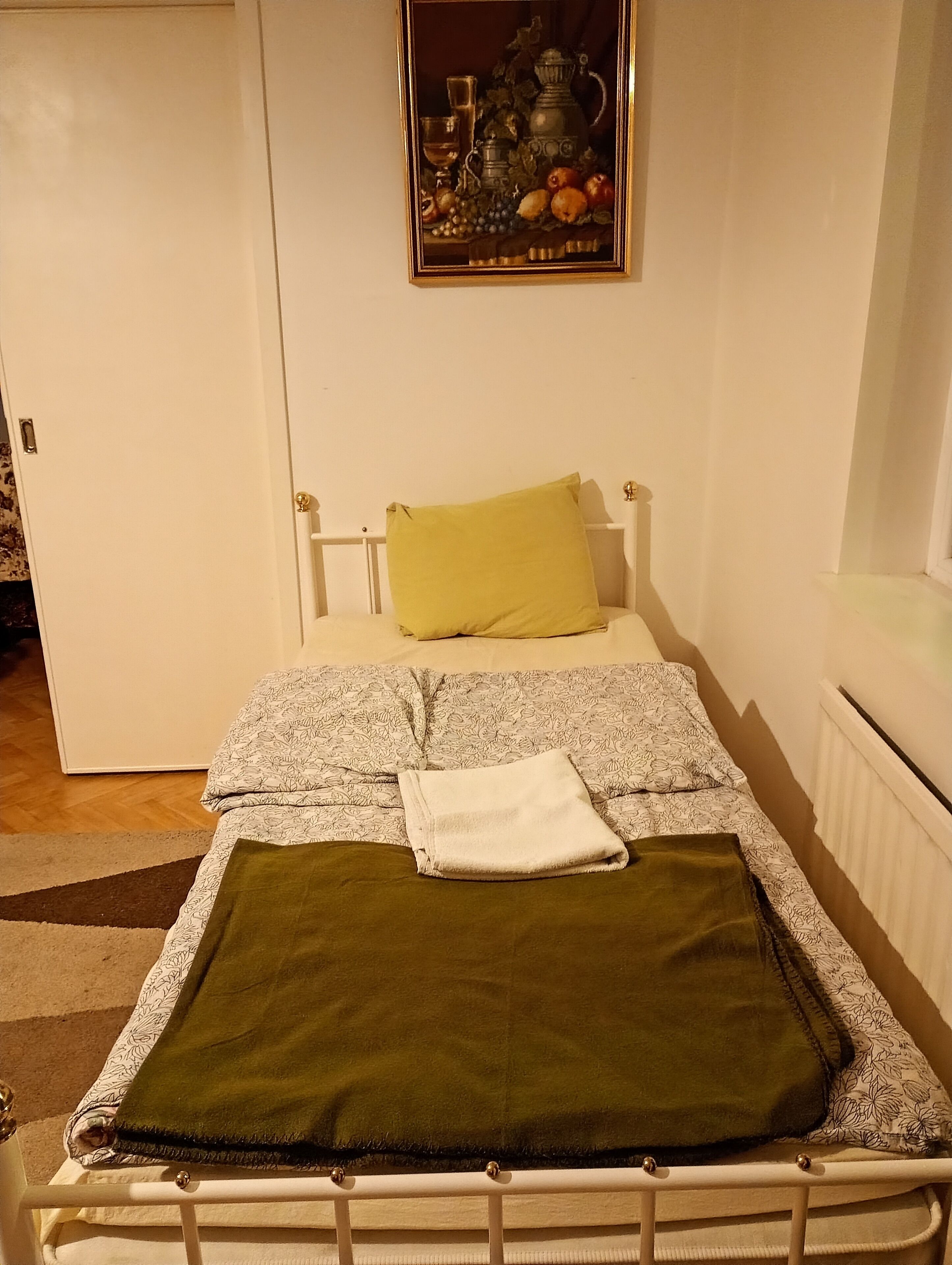 Internet, bed sheets