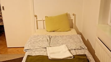 Internet, bed sheets