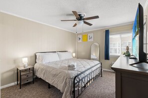 2 bedrooms, iron/ironing board, WiFi, bed sheets - Coastal Fairways (Horry County)