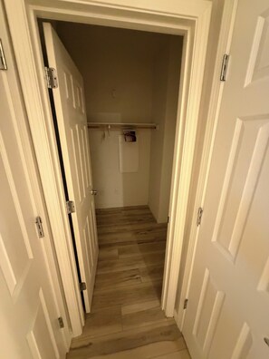 Interior - Seneic  2-bedroom house with AC 20 minutes from Mt Rose Ski Resort (Reno)