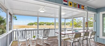 Remodeled Center Island Marsh Retreat, 2 
Golf Carts, Excellent Views, Private