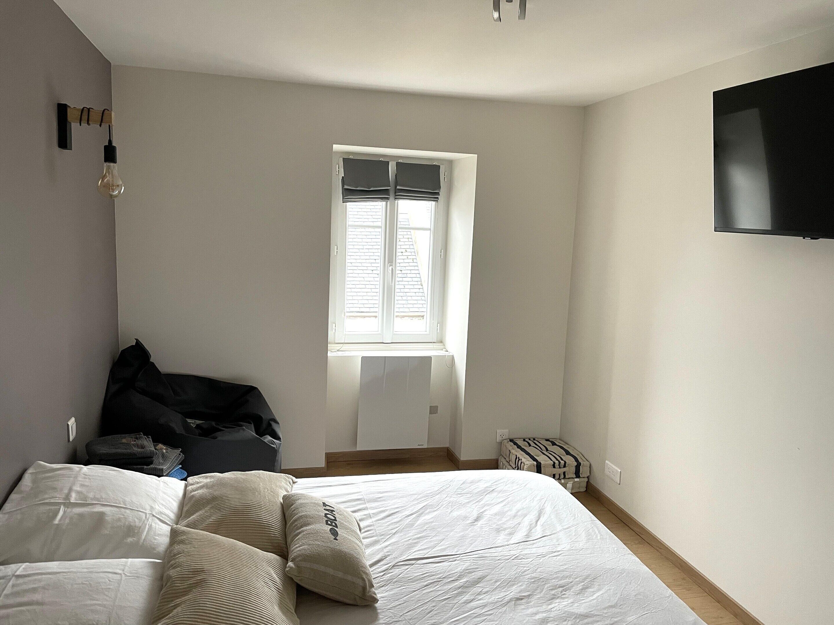 House | 3 bedrooms, individually furnished, bed sheets