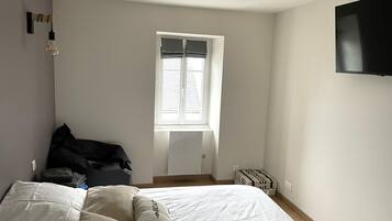 House | 3 bedrooms, individually furnished, bed sheets