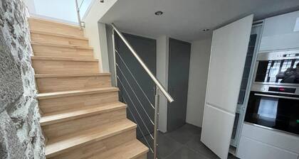 Guerlesquin Village House With Garden