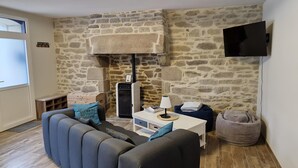 House | Living room - Guerlesquin Village House With Garden (Guerlesquin)
