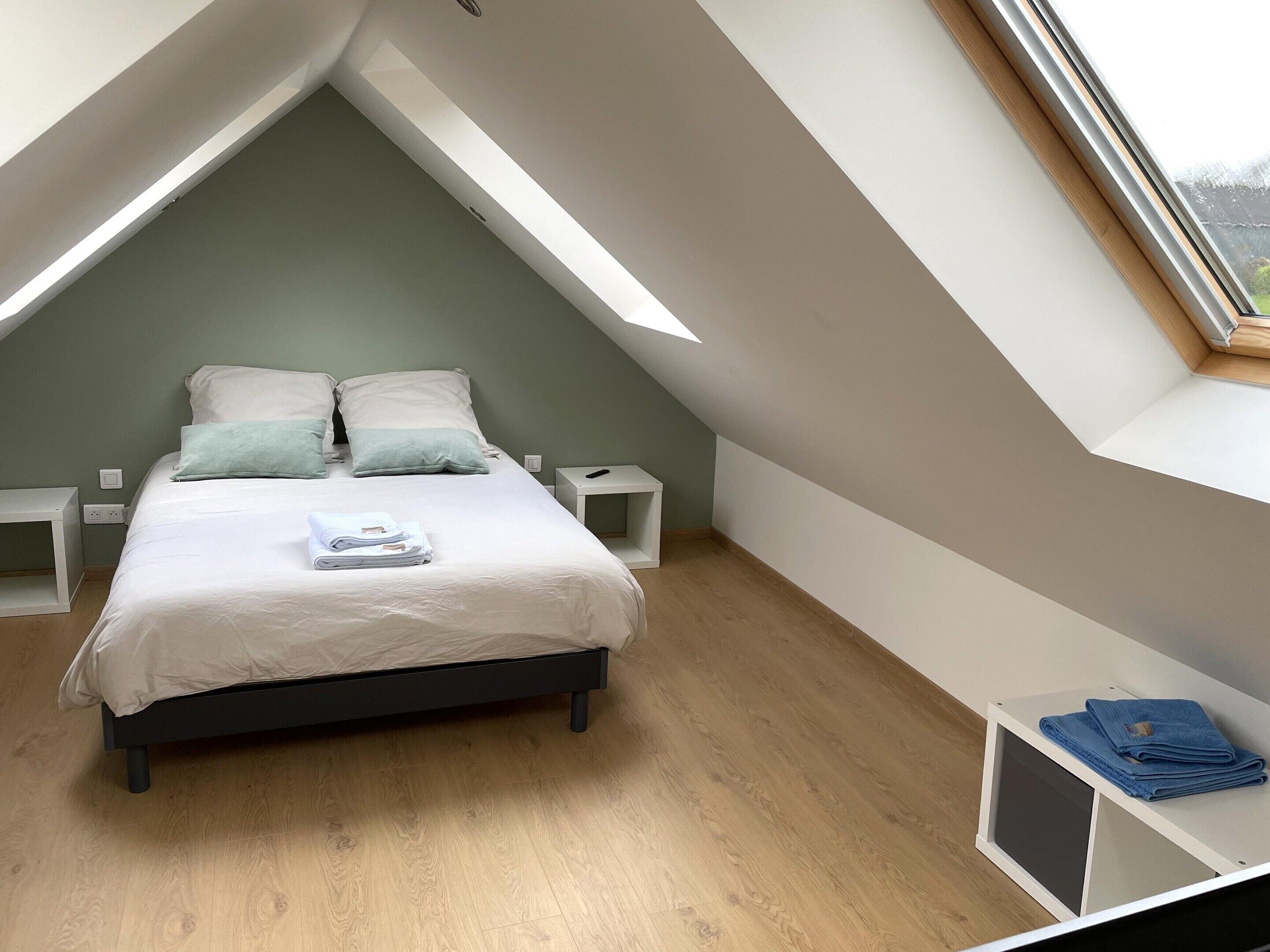 House | 3 bilik tidur, dilengkapkan perabot secara berasingan, cadar katil 