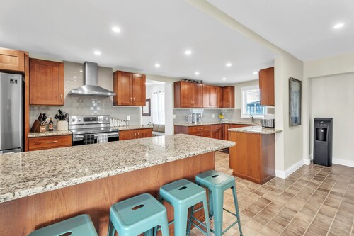 6 Bedroom House in Berrien Springs with Sauna – Large Group Friendly