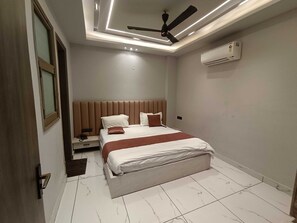 Room - Hotel Panipat Station Formerl Model Town (Panipat)