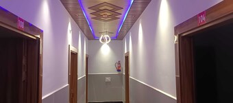 ホテル パニパット ステーション フォーマリー モデルタウン