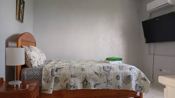 Doppia Comfort, vista mare parziale | Ferro/asse da stiro, Wi-Fi gratuito