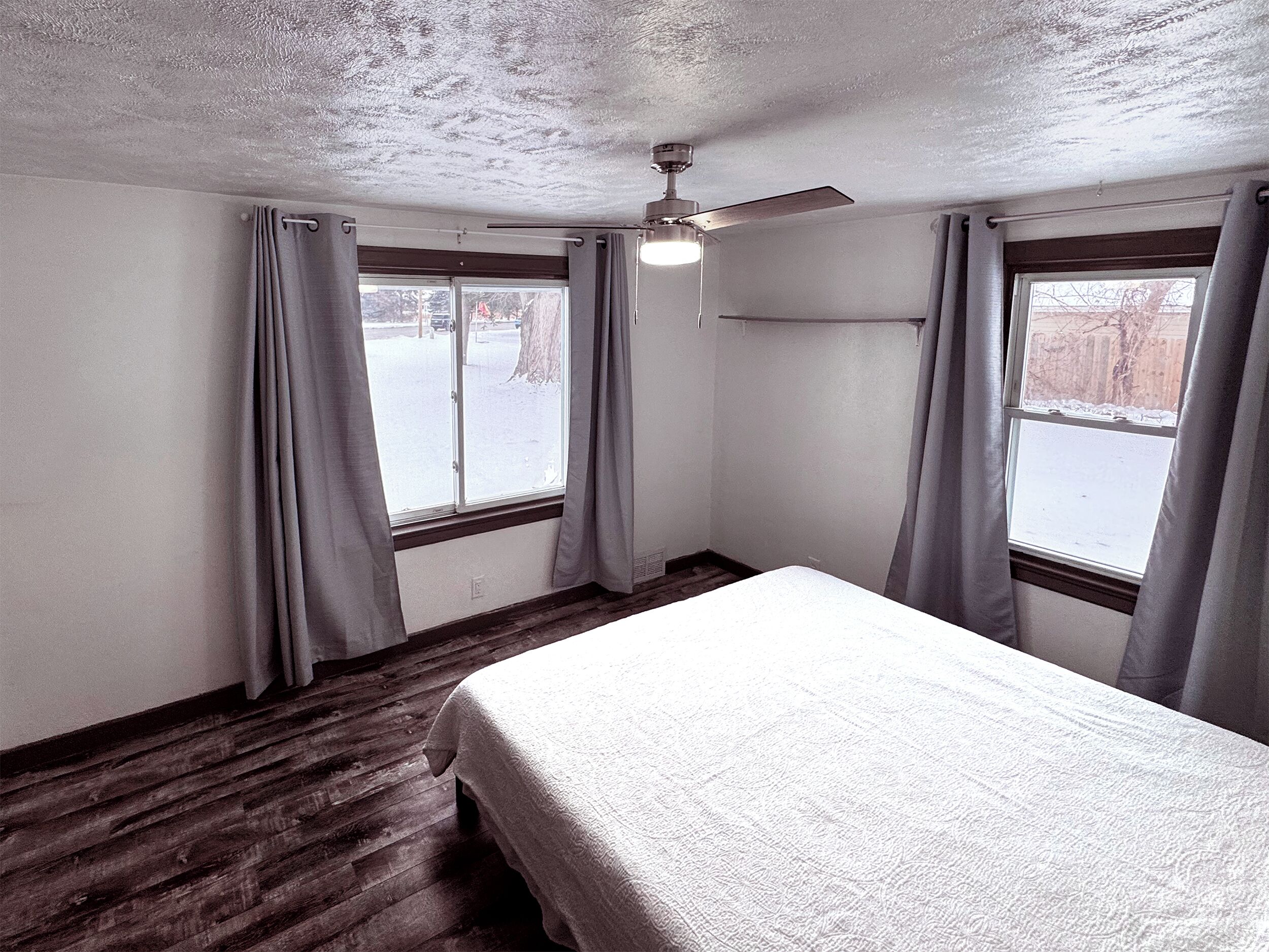 Acesso à internet, roupa de cama