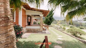 Property grounds - Suite com vista ao Pico do Forno Grande (Venda Nova do Imigrante)