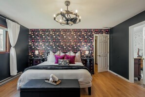 4 Schlafzimmer, Schreibtisch, Bügeleisen/Bügelbrett, Reisekinderbett