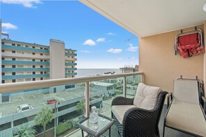 Property grounds - Malibu Pointe 402- 1BR Beach Across The Street (North Myrtle Beach)