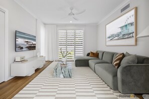 Apartment | Living room - Quiet Coastal Retreat With BBQ & Outdoor Space (Tweed Heads)