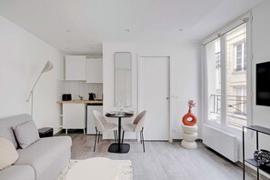 Apartment | Living area - Charming Studio - AC- 2P- Sentier (Paris)
