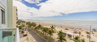 Apartamento na Praia Grande com Acesso a Praia