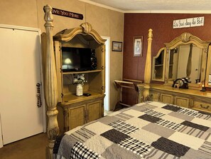 3 bedrooms, iron/ironing board, WiFi, bed sheets - Wonderful 3-bedroom mobile home with AC King Bed in Dreyfus (Dreyfus)