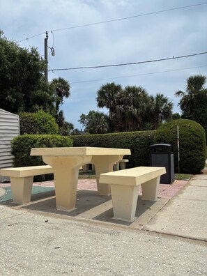 Exterior - Sea Breeze Inn (Edgewater)
