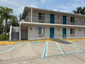 Exterior - Sea Breeze Inn (Edgewater)