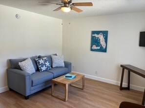 Suite | Living area | 43-inch Smart TV with digital channels, streaming services - Sea Breeze Inn (Edgewater)