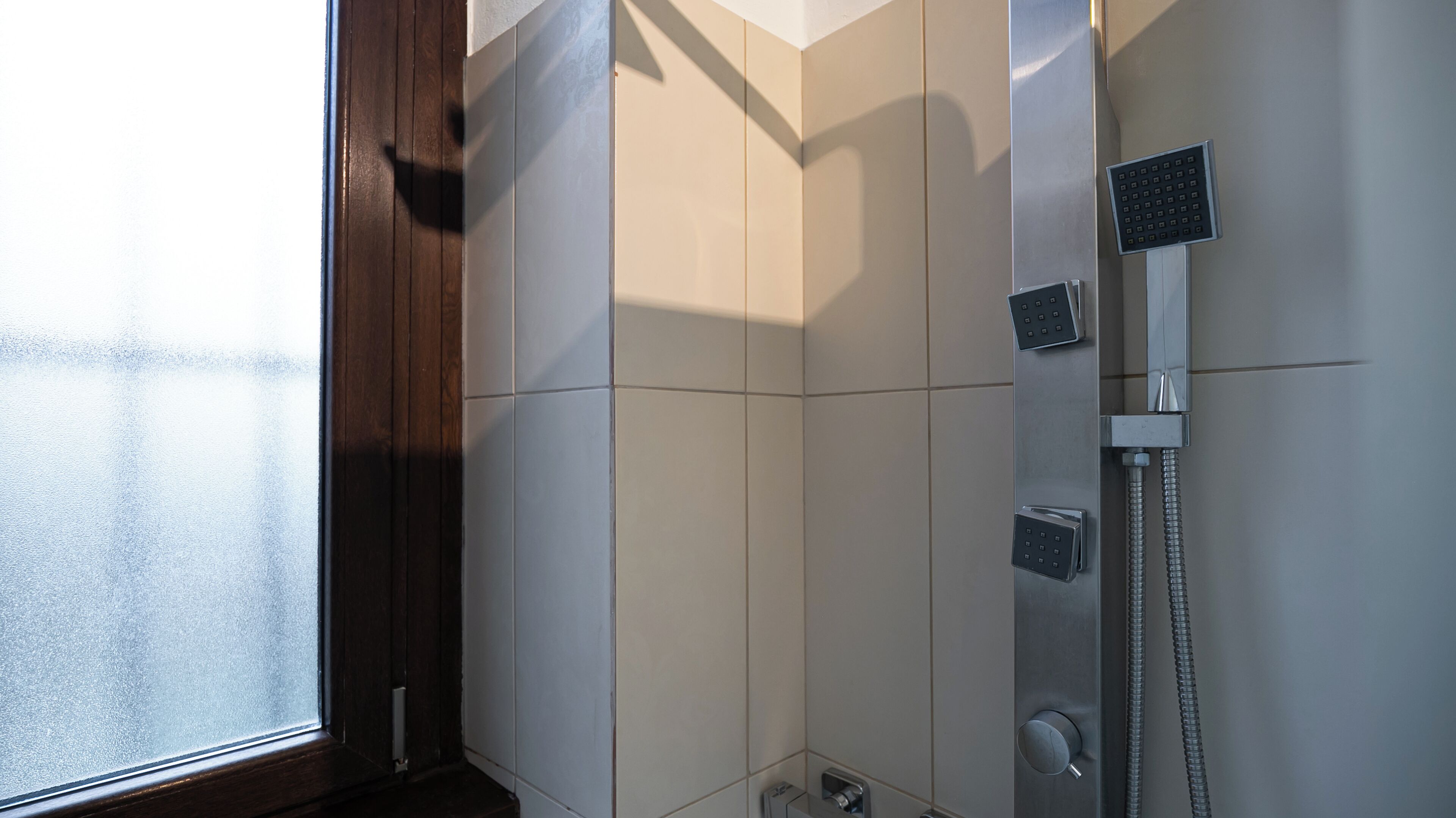 Doccia, asciugacapelli, bidet, asciugamani