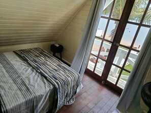 2 bedrooms, free WiFi - Private Paradise in Canto dos Ganchos – Cozy Beachfront Chalet (Governador Celso Ramos)