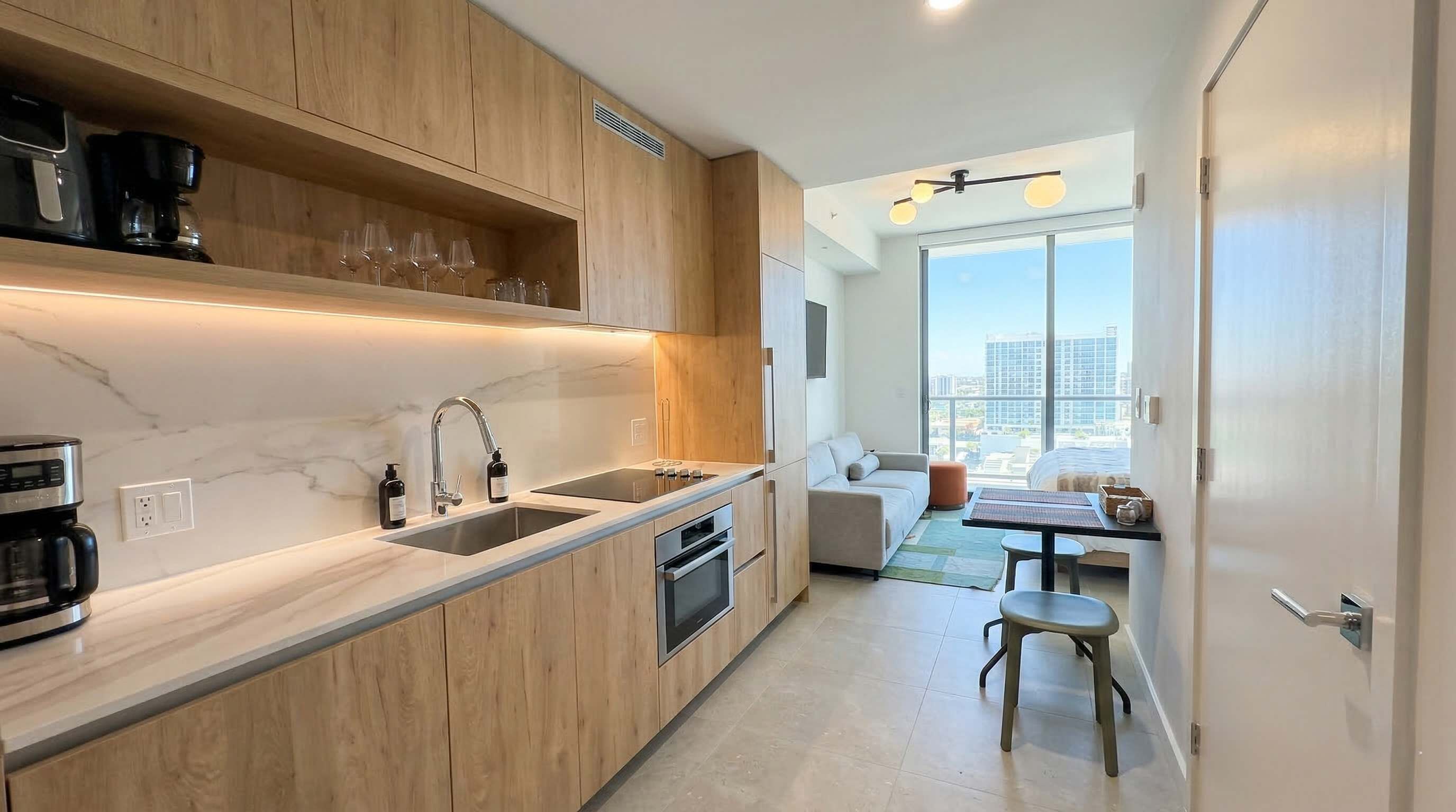 冰箱、微波炉、炉灶、洗碗机